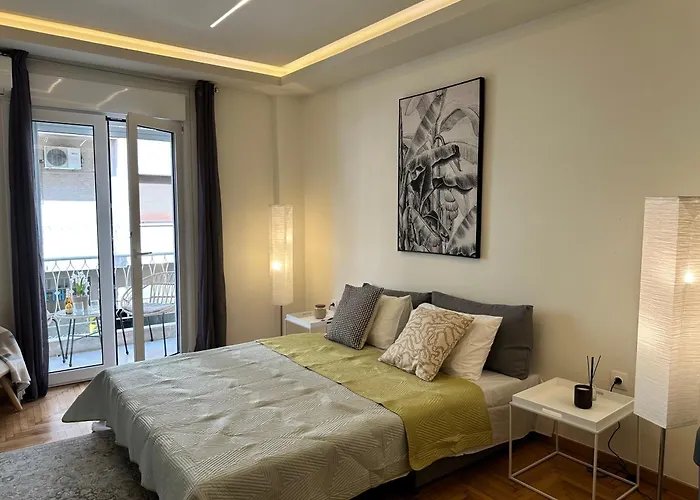 Kypseli Contemporary Comfort For 6