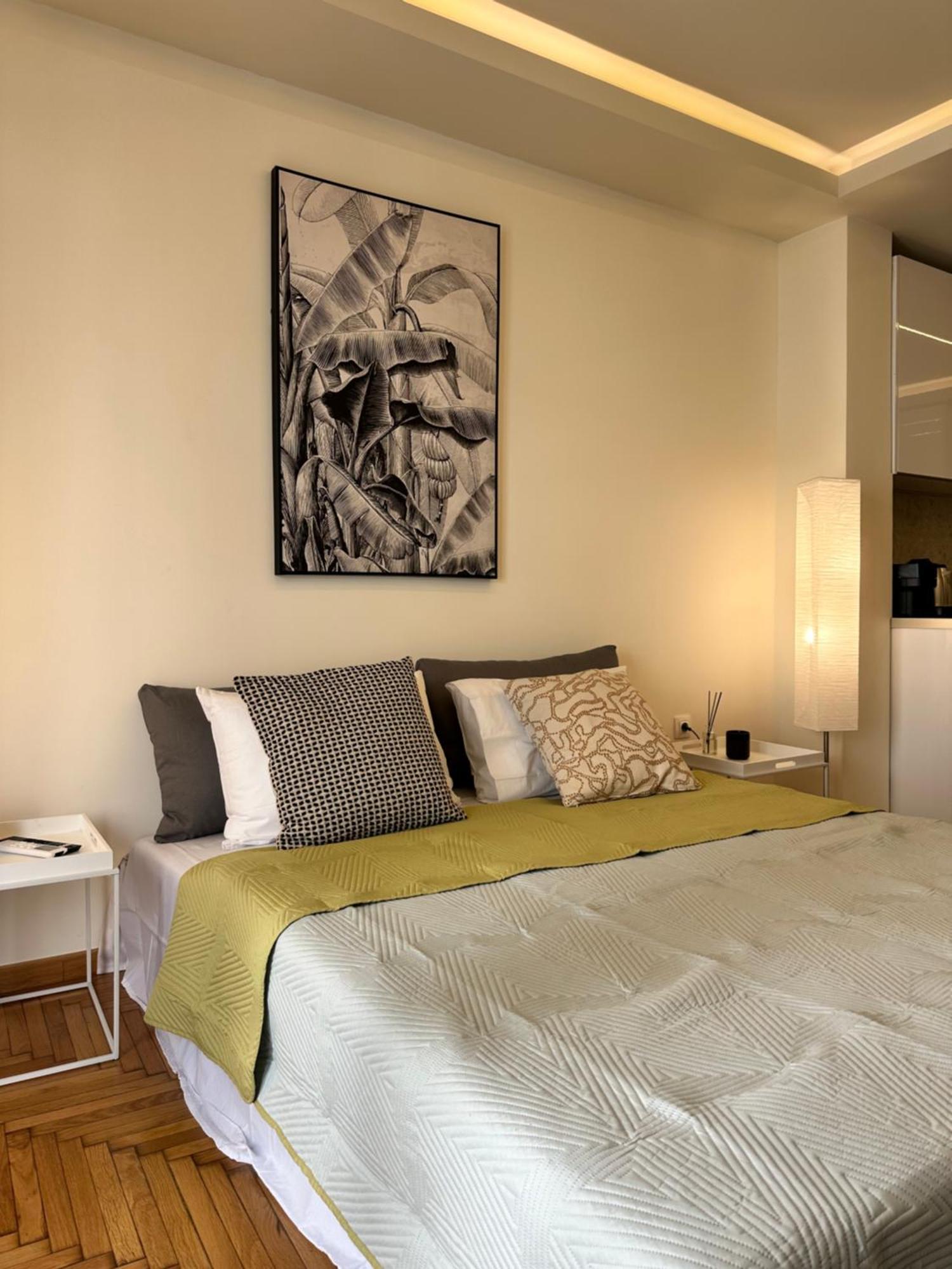 Daire Kypseli Contemporary Comfort For 6