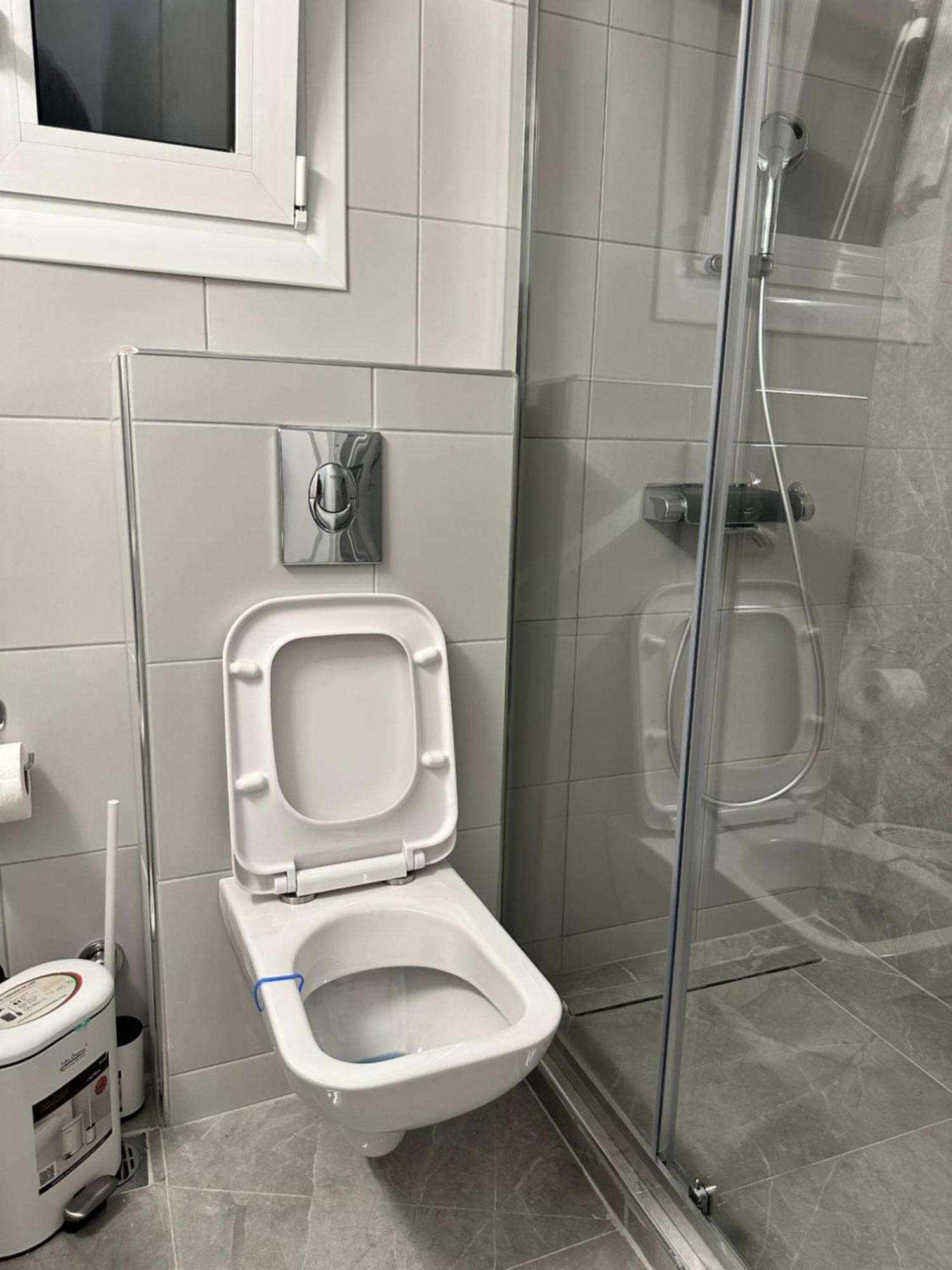 Kypseli Contemporary Comfort For 6 Daire