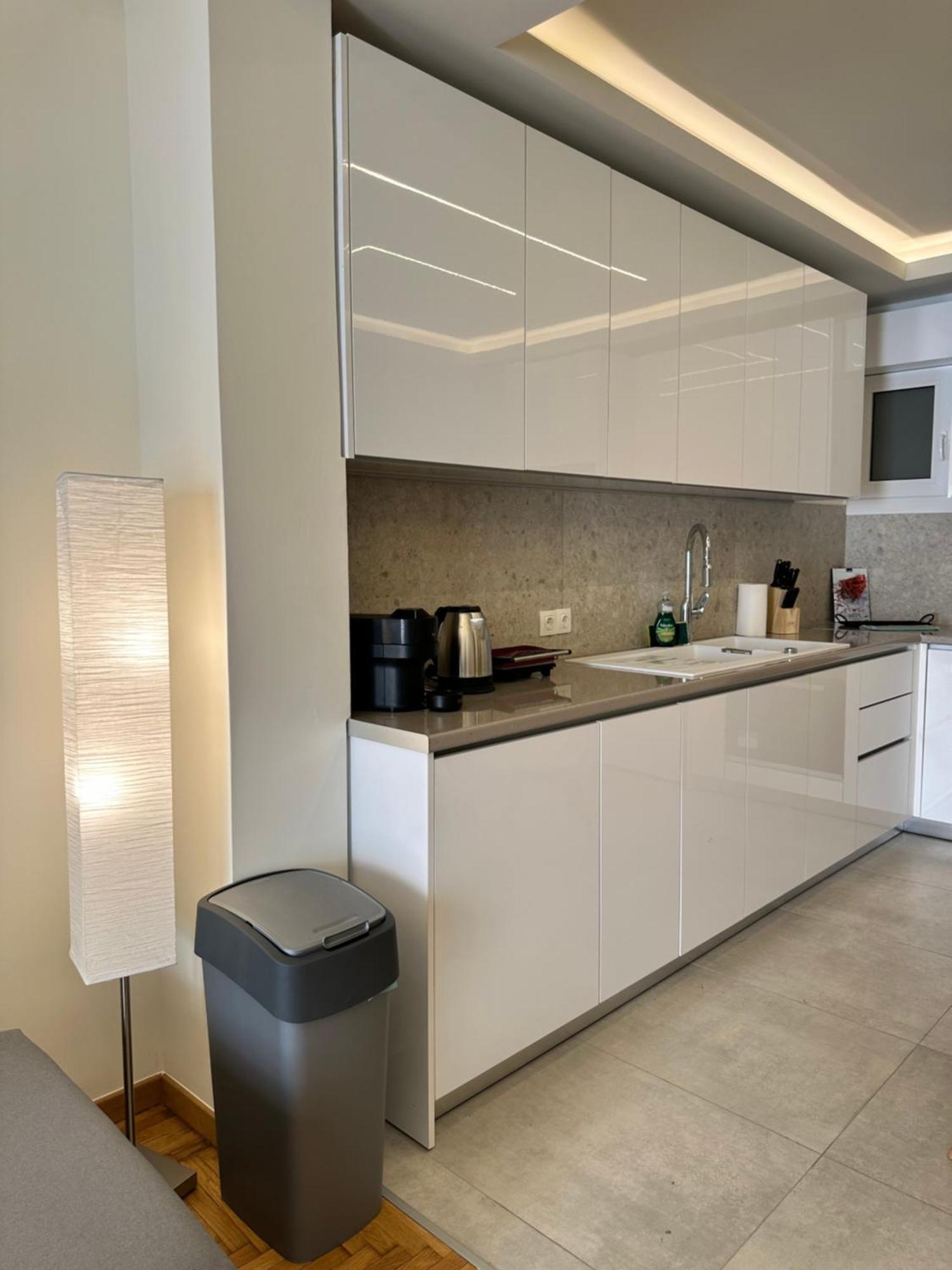 Kypseli Contemporary Comfort For 6 *