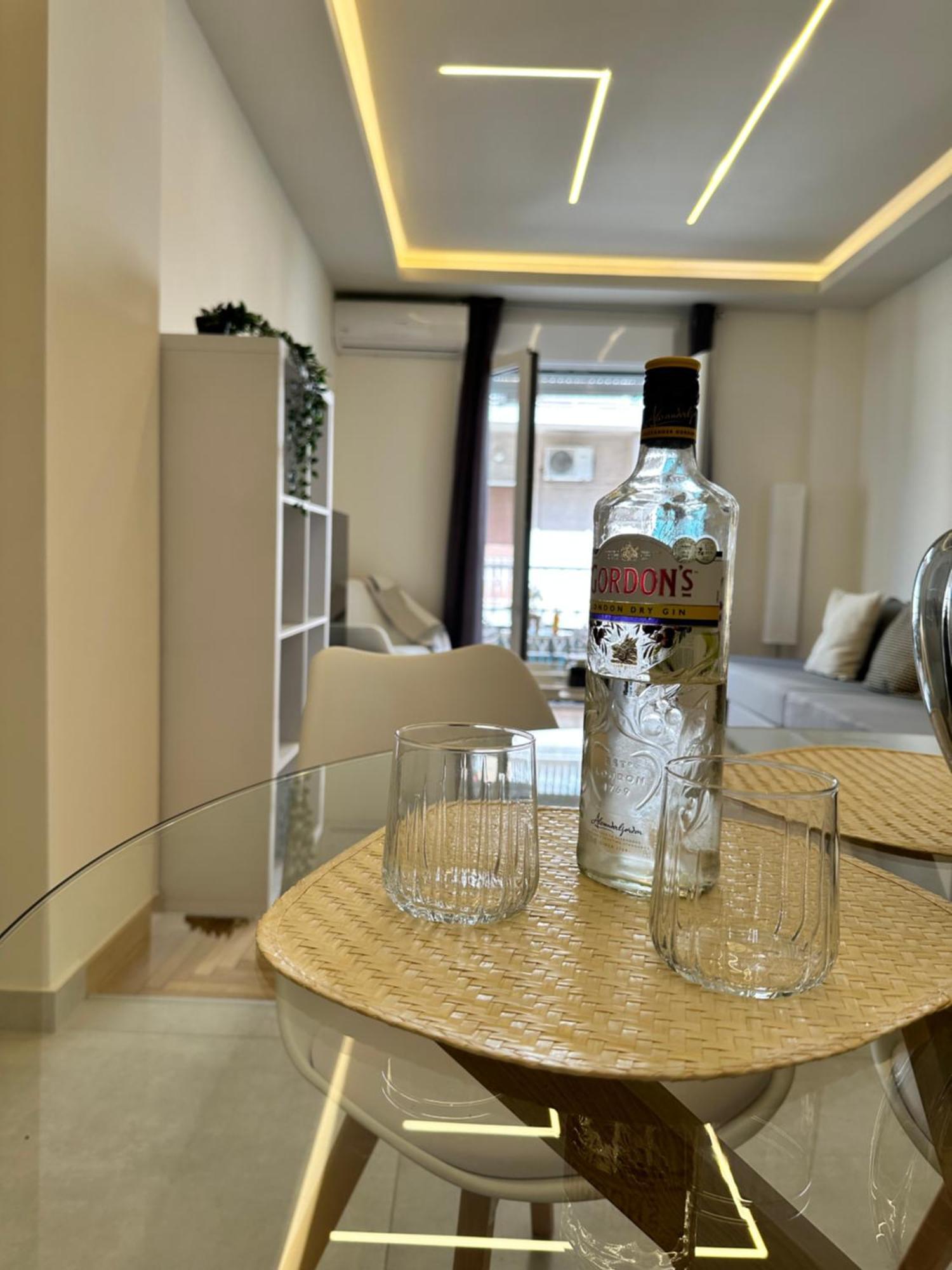 Kypseli Contemporary Comfort For 6 *