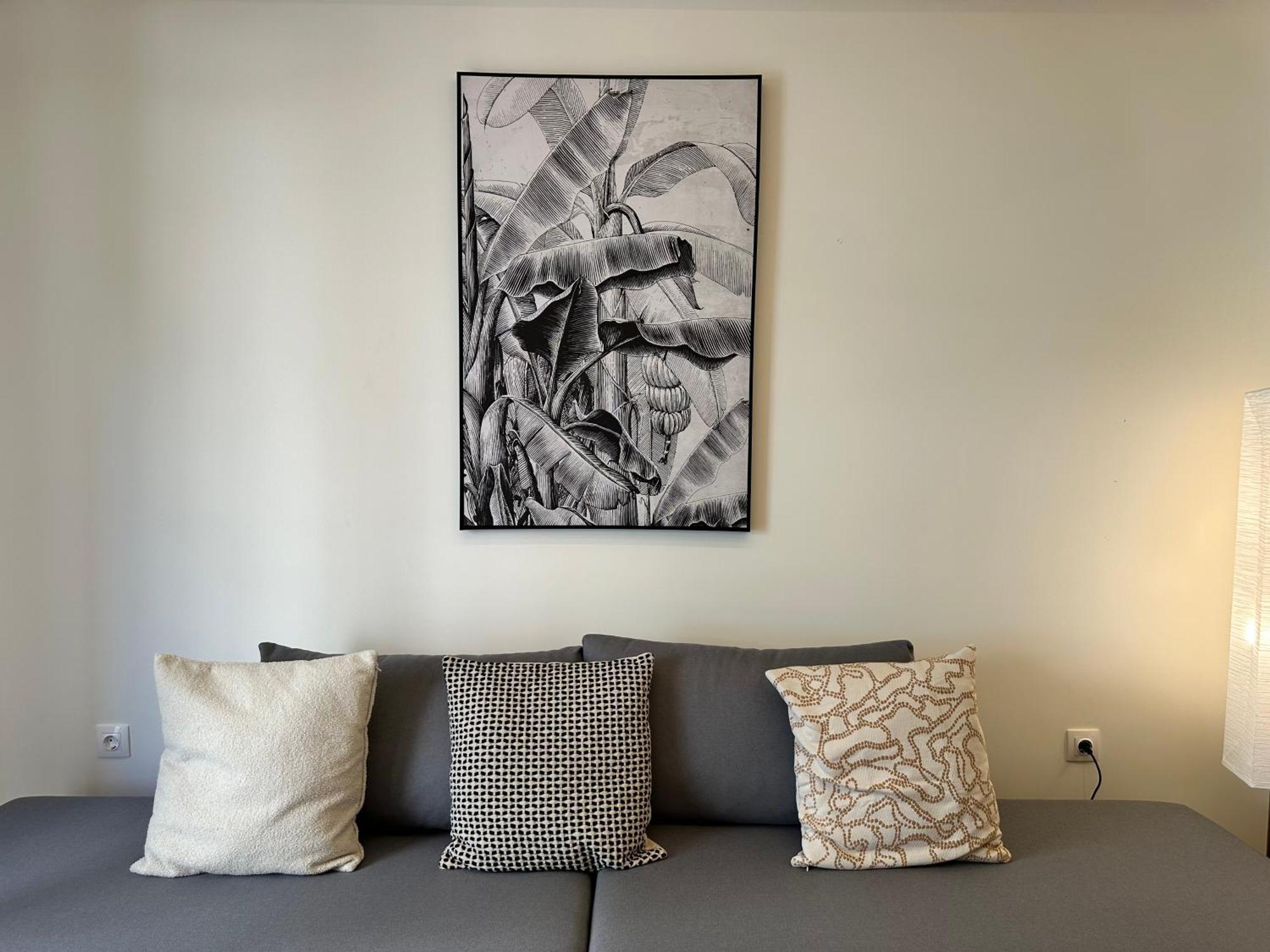 Kypseli Contemporary Comfort For 6