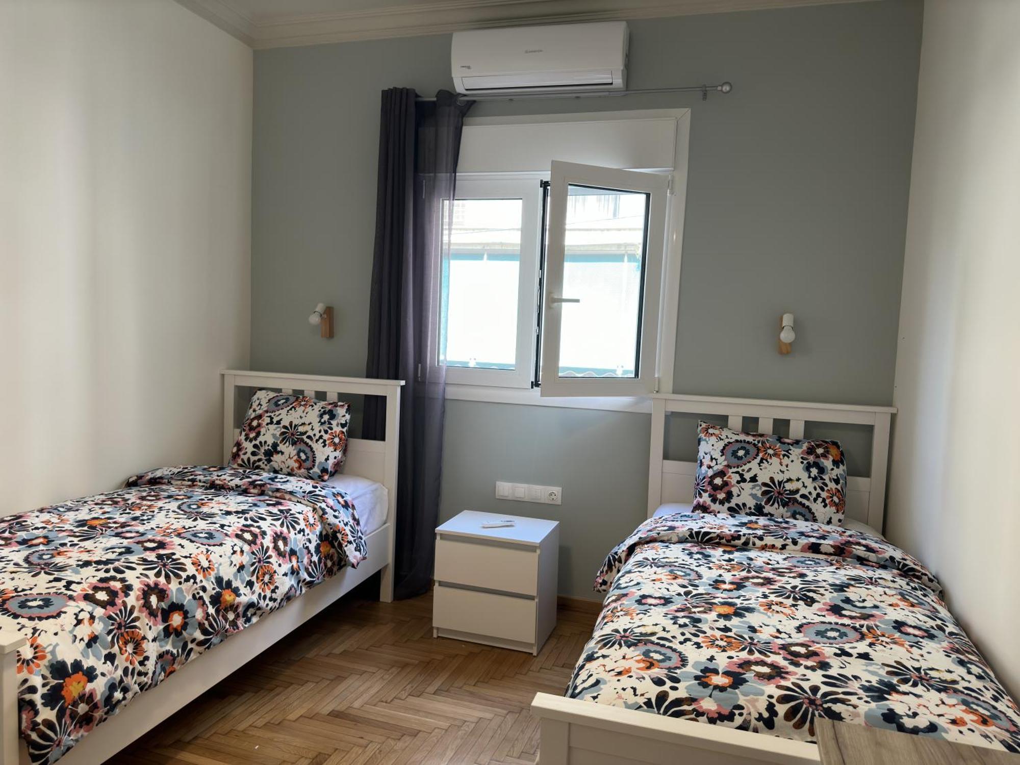 Kypseli Contemporary Comfort For 6 * Athens