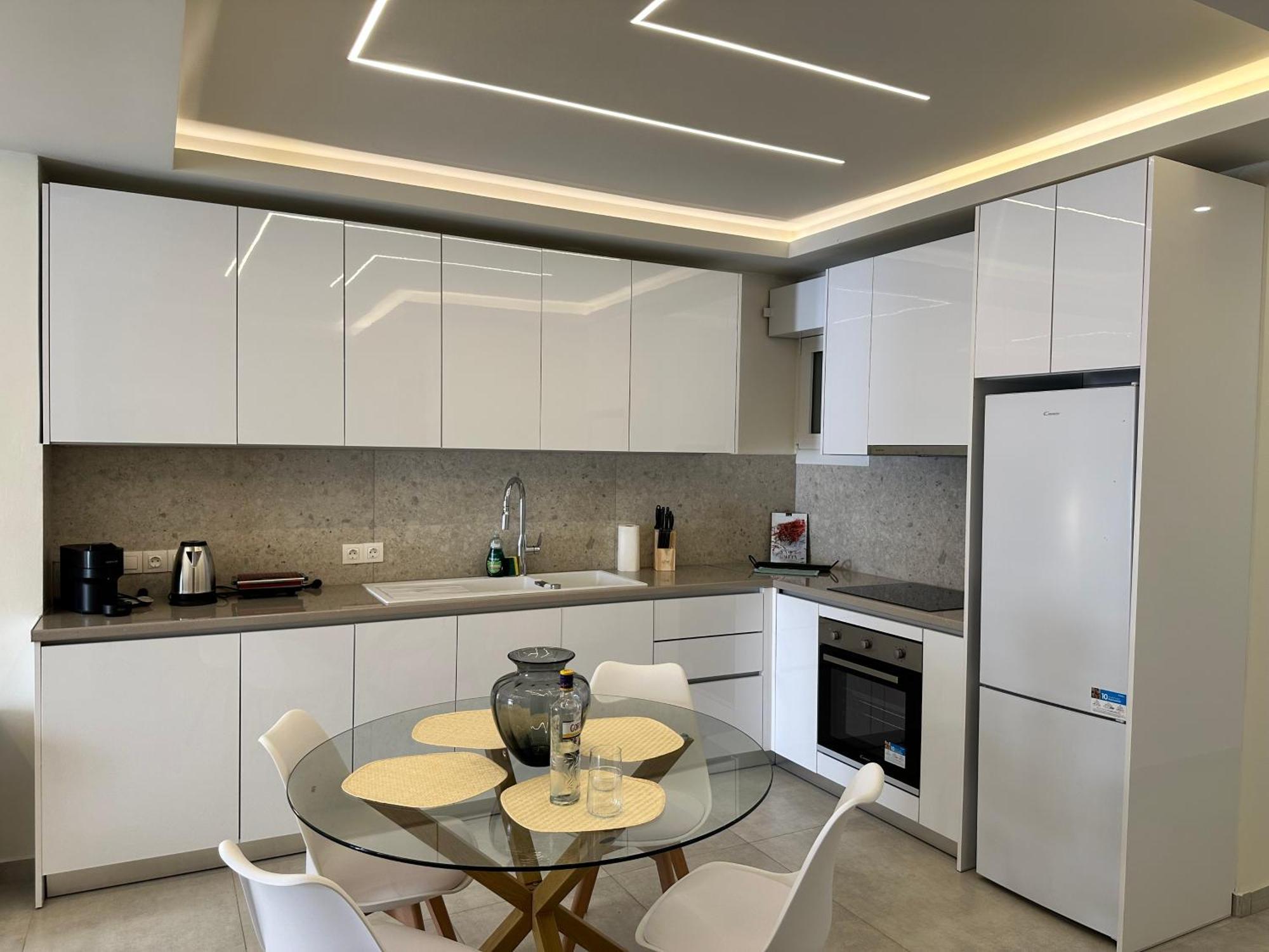 Apartment Kypseli Contemporary Comfort For 6 Athens